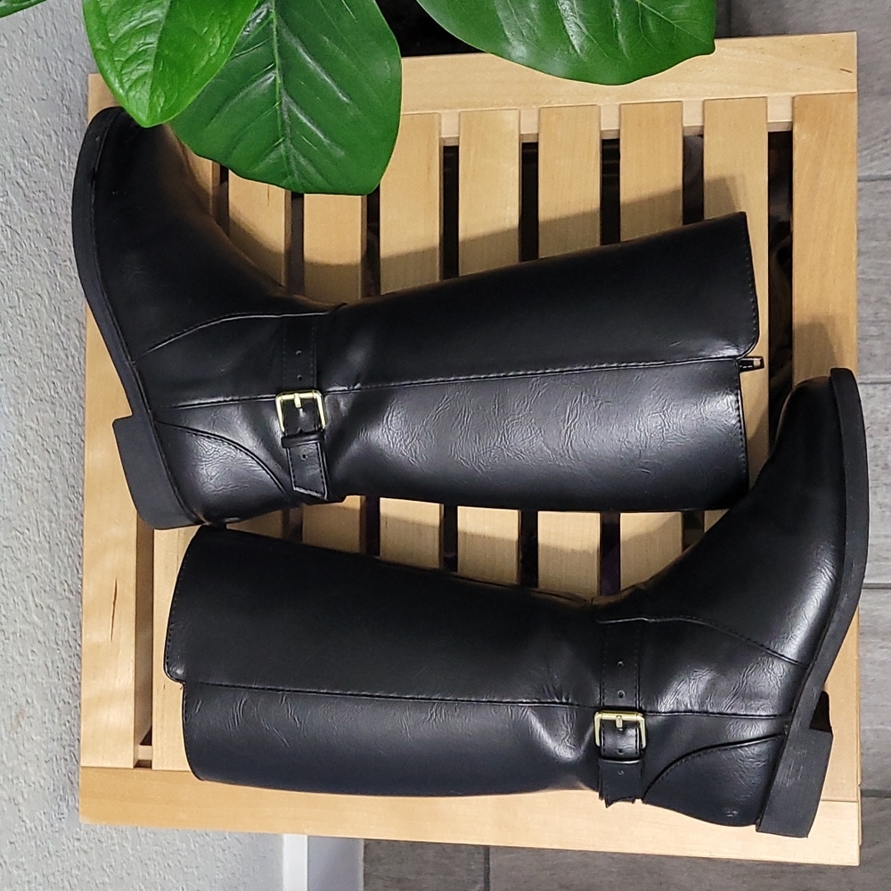 Long black boots girls